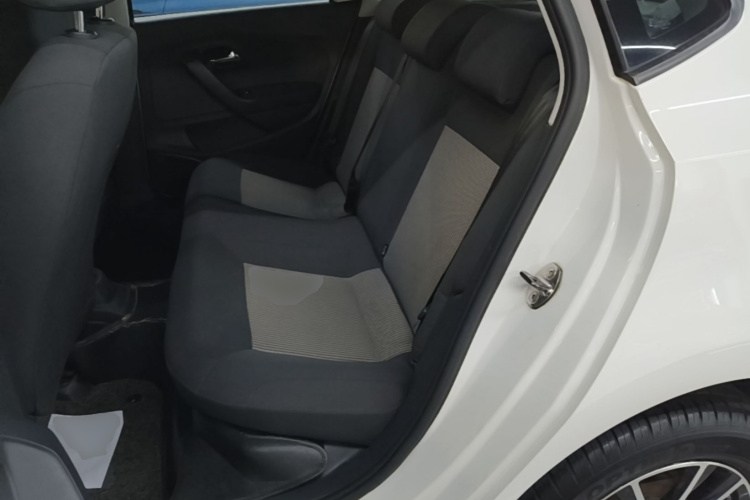 Volkswagen Polo 2016 #17 Volkswagen Polo 2016 car image #17