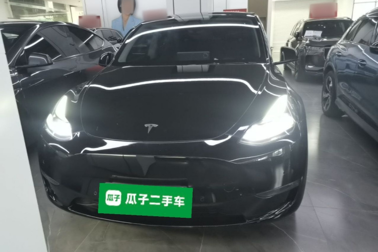 Tesla Model Y 2022 car image #3