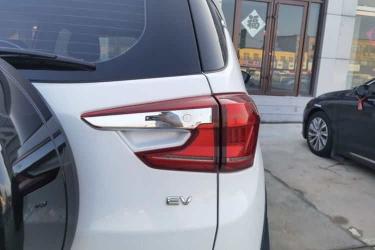 BYD Yuan New Energy 2019 #8 BYD Yuan New Energy 2019 car image #8