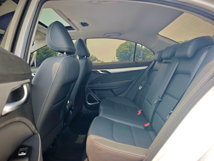 GEELY Emgrand 2020 car image #9