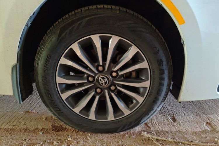Toyota Corolla 2017 car image #6