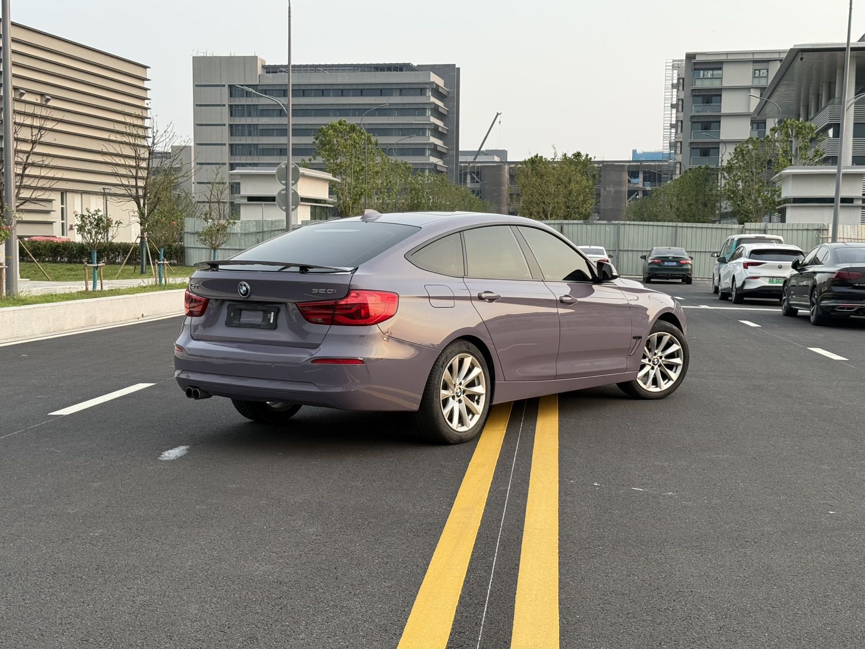 BMW 3 Series GT 2017 #7 BMW 3 Series GT 2017 car image #7