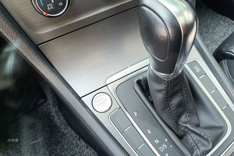 Volkswagen Golf 2015 car image #10