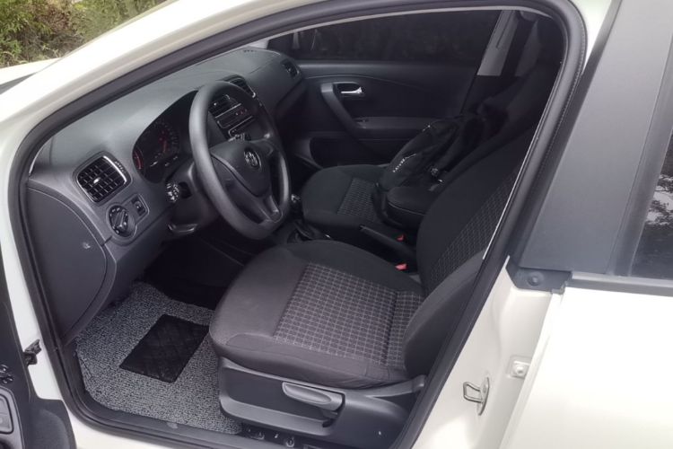 Volkswagen Polo 2016 car image #15