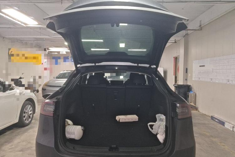 Tesla Model Y 2022 #19 Tesla Model Y 2022 car image #19