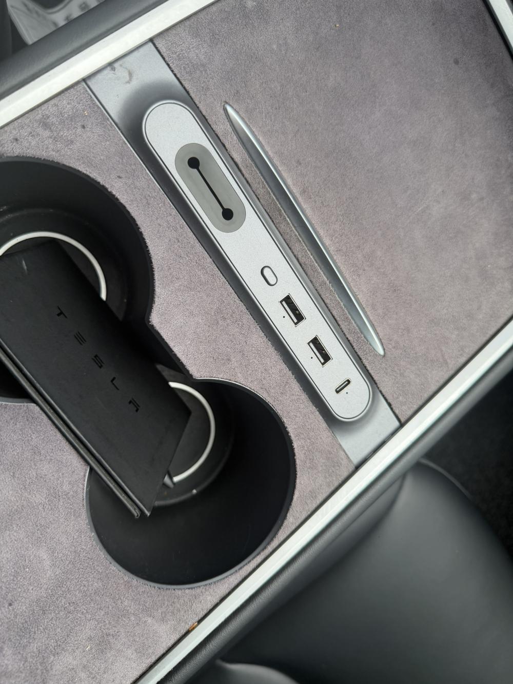 Tesla Model Y 2023 car image #7