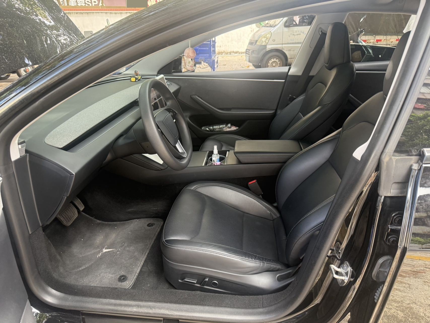 Tesla Model 3 2024 car image #4
