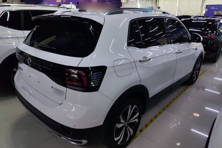 Volkswagen T-Cross 2019 изображение автомобиля #5