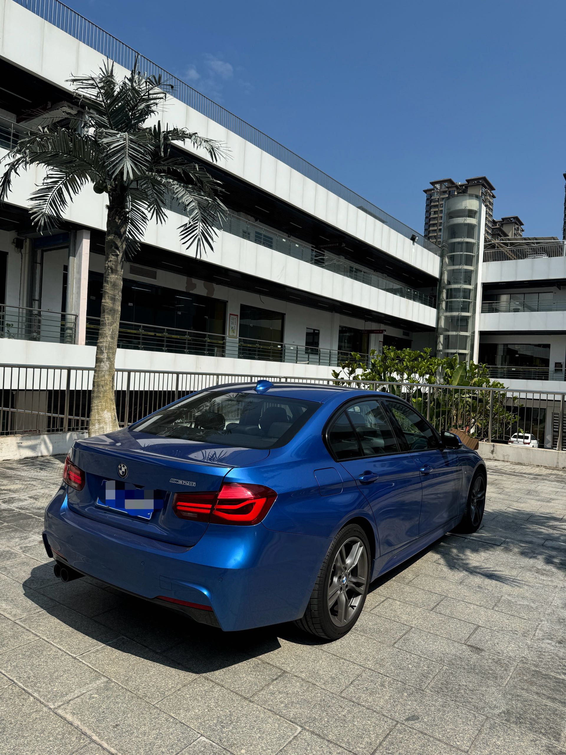 BMW 3 Series 2018 car image #5