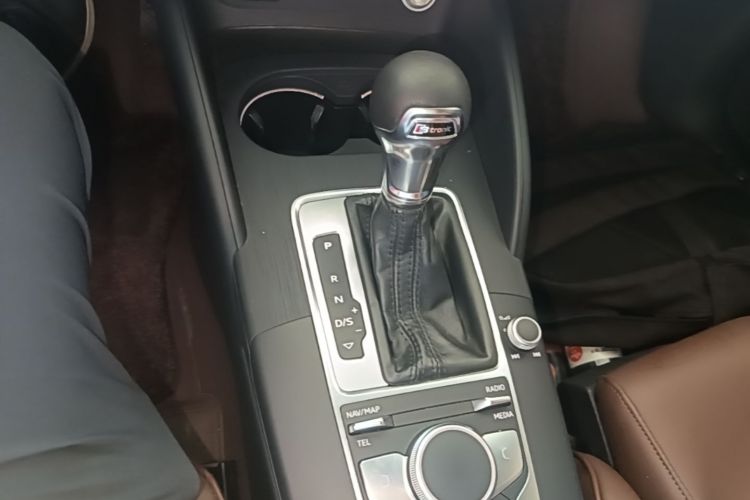Audi A3 2019 car image #14