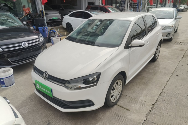 Volkswagen Polo 2018 car image #2