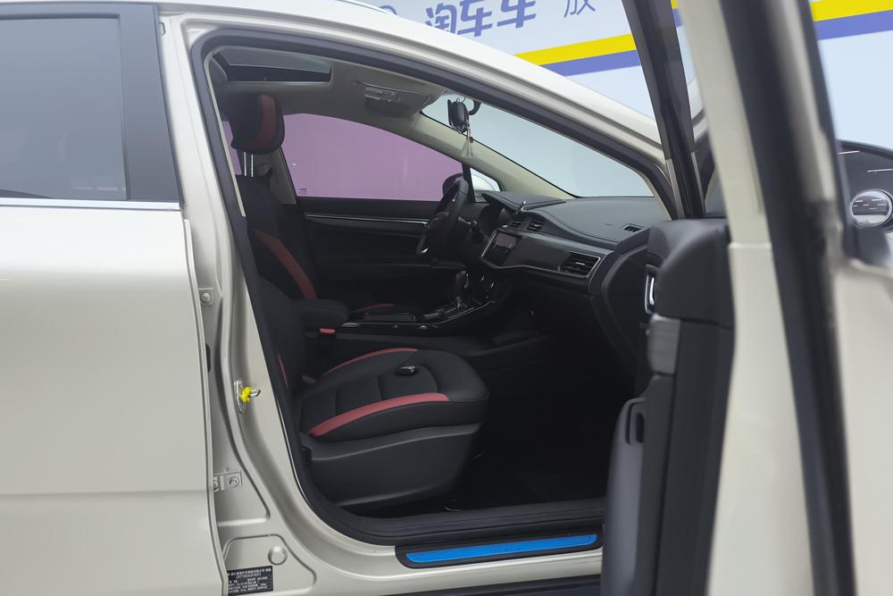 GEELY Emgrand GS 2021 car image #15