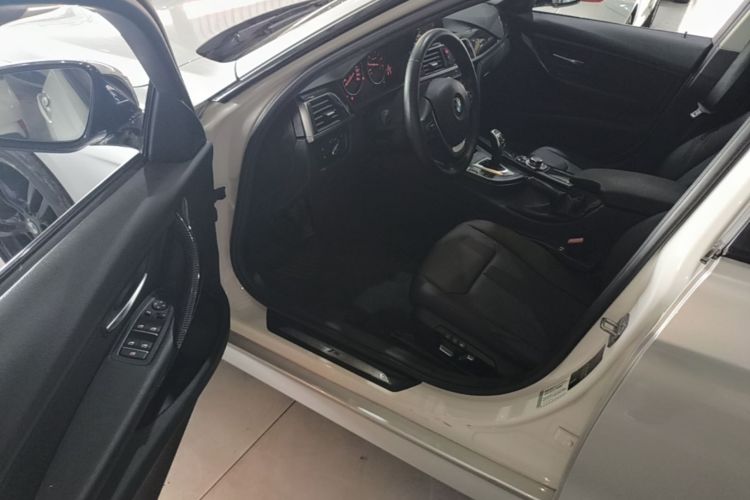 BMW 3 Series 2017 #16 BMW 3 Series 2017 car image #16
