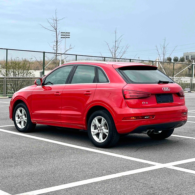 Audi Q3 2016 car image #7