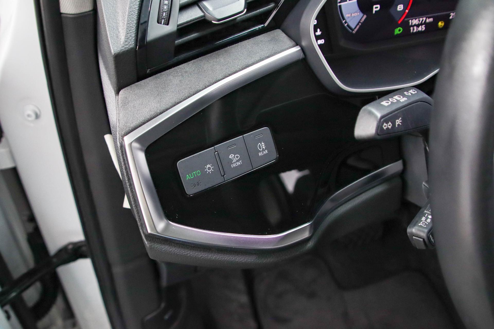 Audi Q3 2022 car image #6