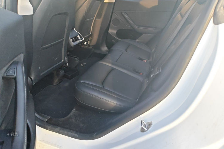 Tesla Model Y 2024 #19 Tesla Model Y 2024 car image #19