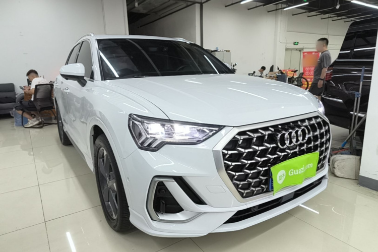 Audi Q3 2024 car image #4