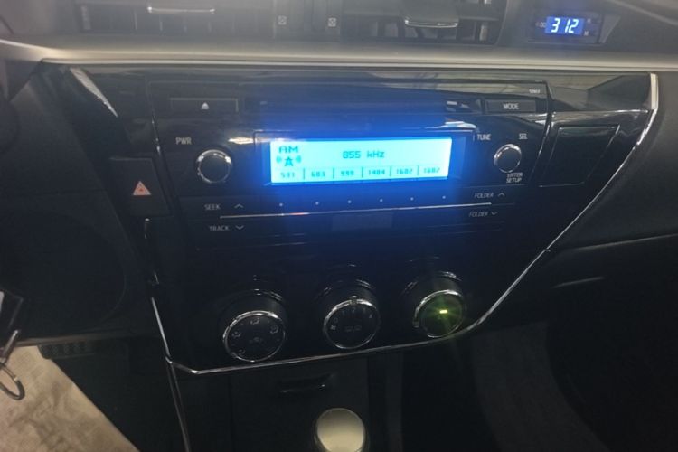 Toyota Corolla 2017 car image #13