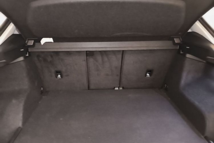 Audi Q3 2019 car image #19