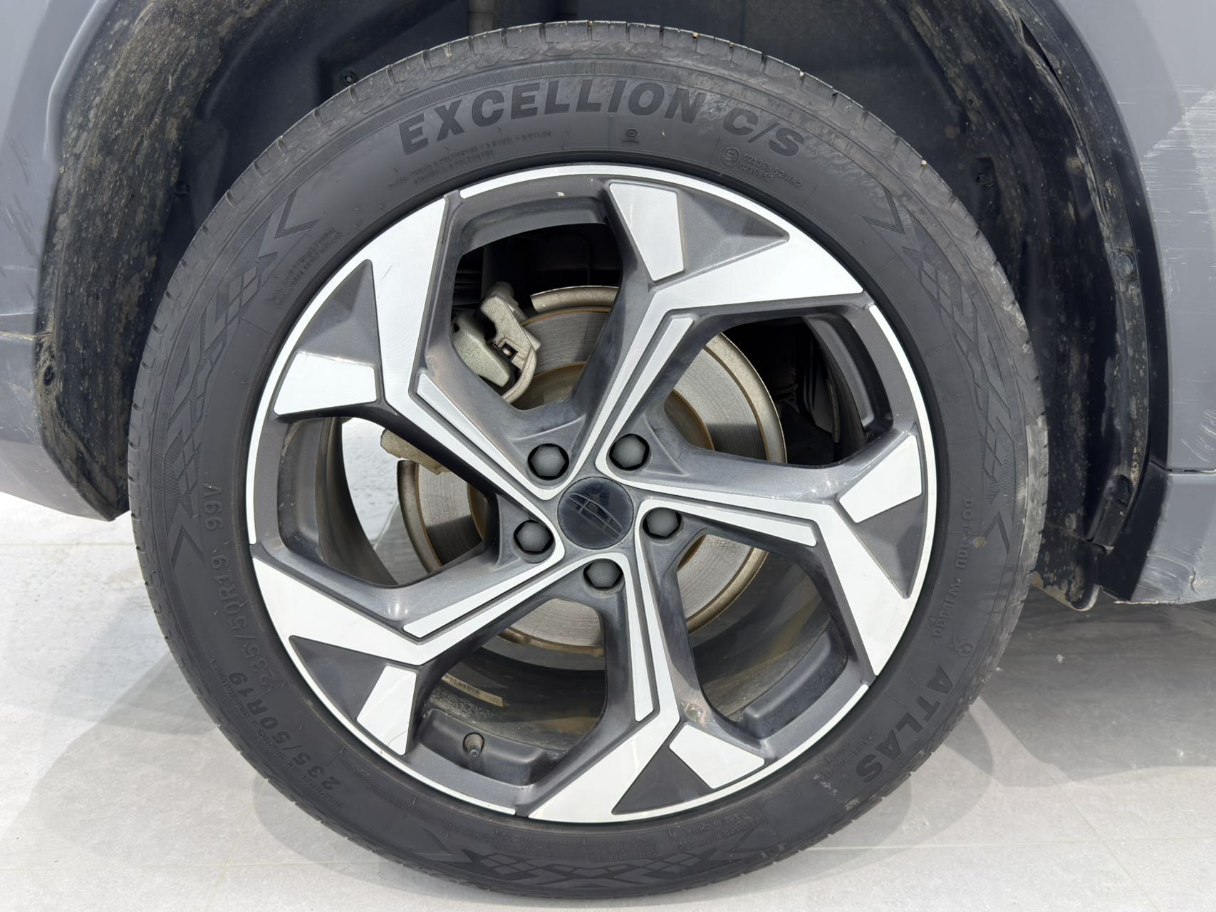 GEELY Boyue L 2023 car image #17