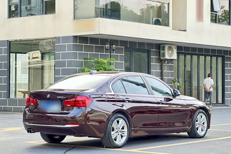 BMW 3 Series 2017 #8 BMW 3 Series 2017 car image #8