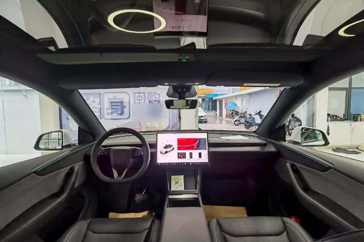 Tesla Model Y 2026 car image #9