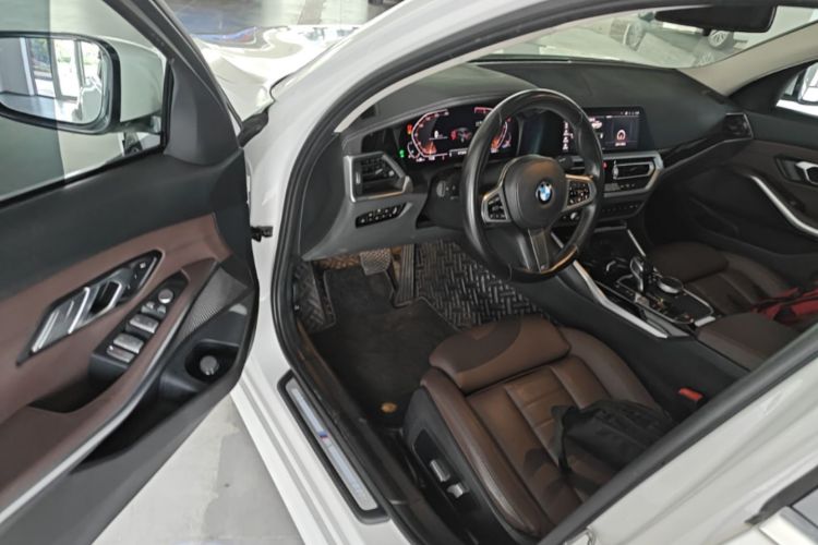 BMW 3 Series 2021 #16 BMW 3 Series 2021 immagine di auto #16