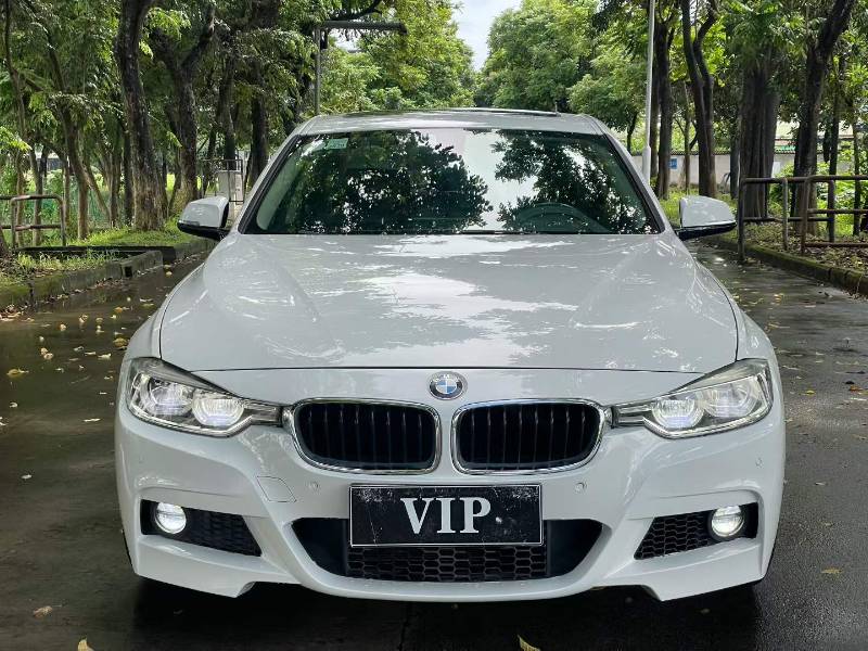 BMW 3 Series 2018 #2 BMW 3 Series 2018 car image #2