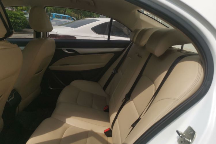 GEELY Emgrand 2018 #14 GEELY Emgrand 2018 immagine di auto #14