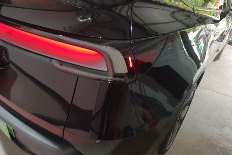 Tesla Model Y 2025 car image #8