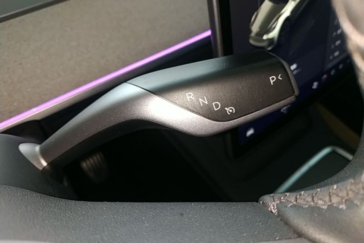 Tesla Model Y 2024 car image #14