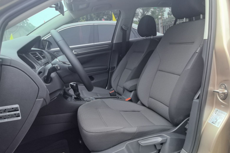 Volkswagen Golf 2015 car image #15