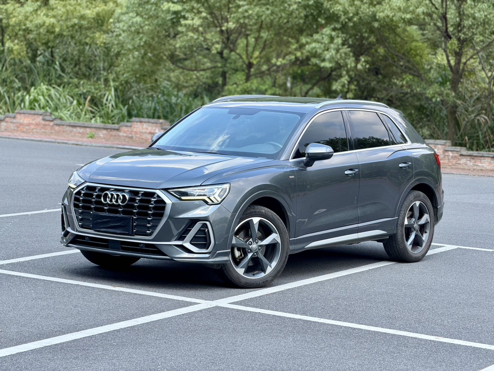 Audi Q3 2019 car image 