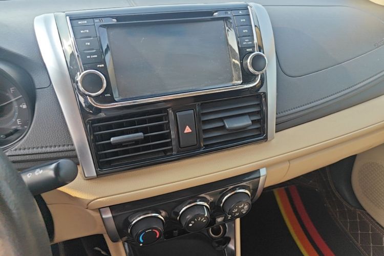 Toyota Vios 2015 car image #13