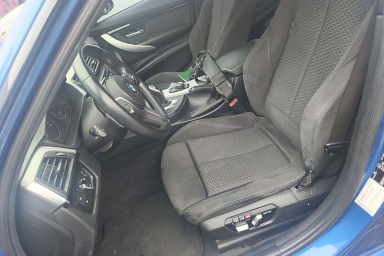 BMW 3 Series 2017 #17 BMW 3 Series 2017 car image #17