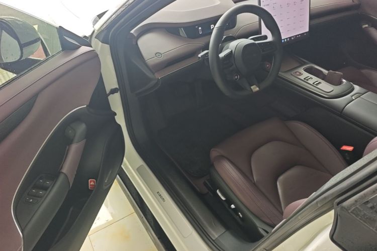 MI SU7 2025 car image #16