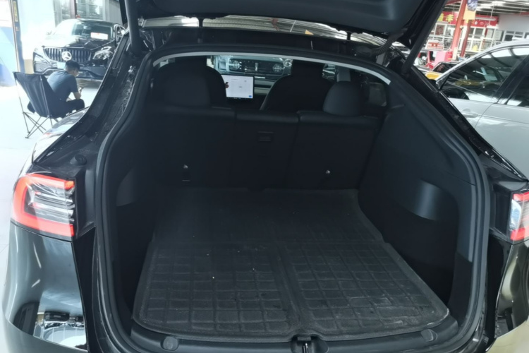 Tesla Model Y 2021 #19 Tesla Model Y 2021 car image #19