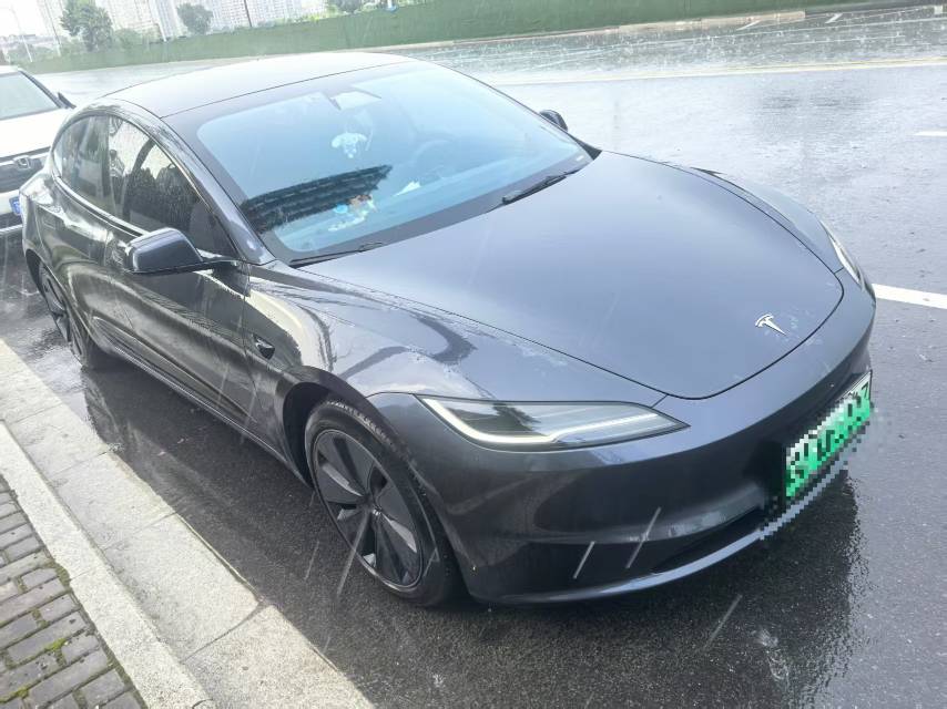 Tesla Model 3 2024 car image #5