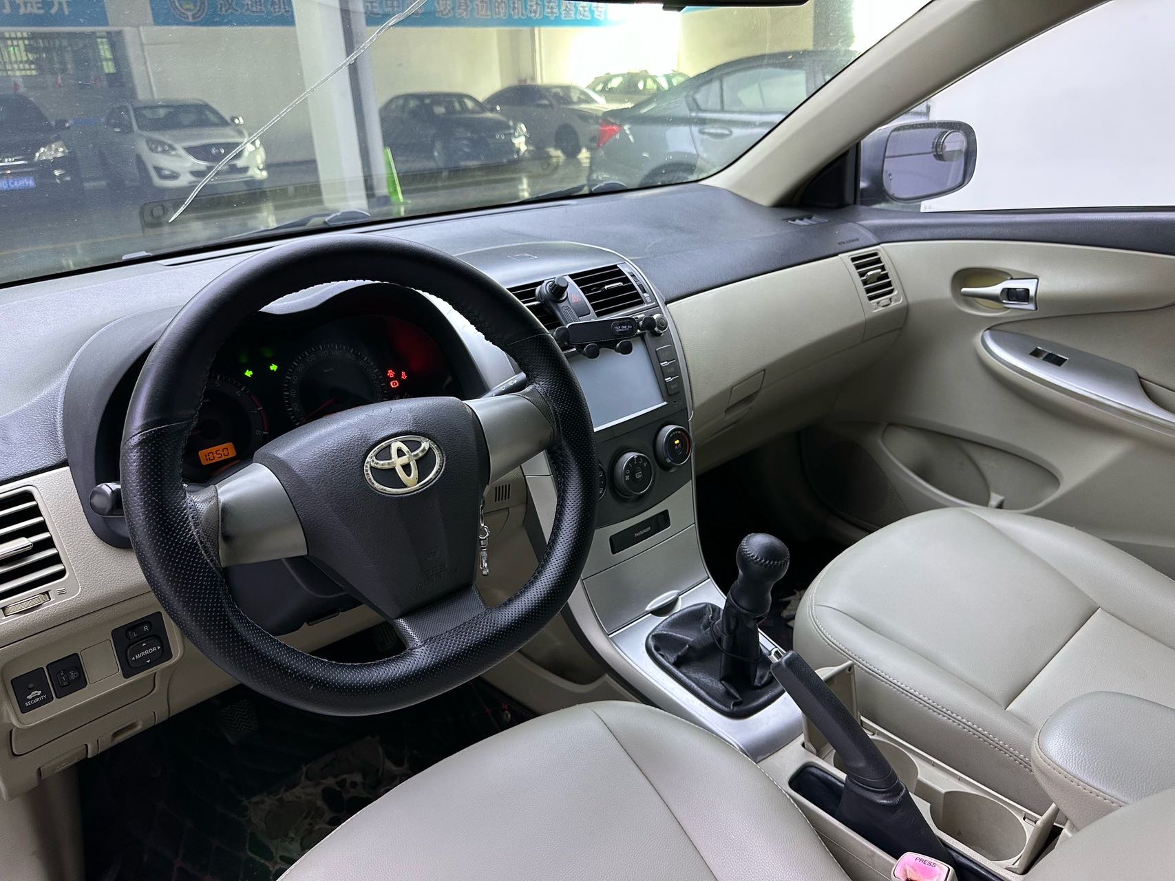 Toyota Corolla 2013 #9 Toyota Corolla 2013 car image #9