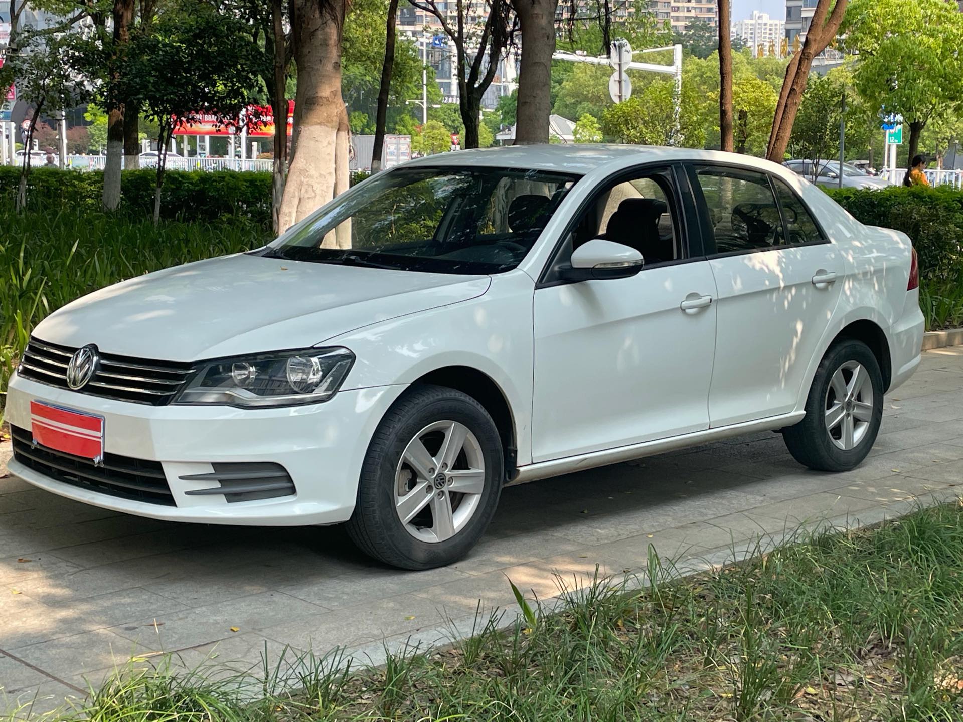 Volkswagen Bora 2013 car image 