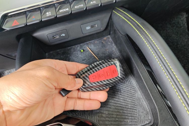 GEELY Coolray 2023 imagen de coche #14