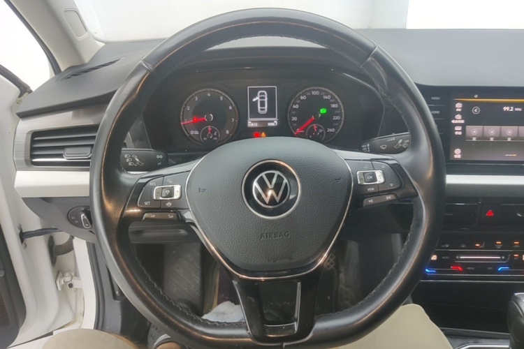 Volkswagen Lavida 2021 car image #11
