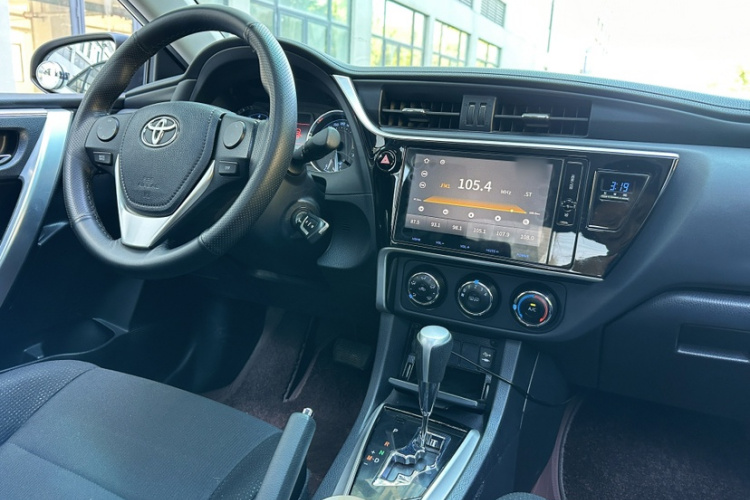 Toyota Corolla 2017 car image #11