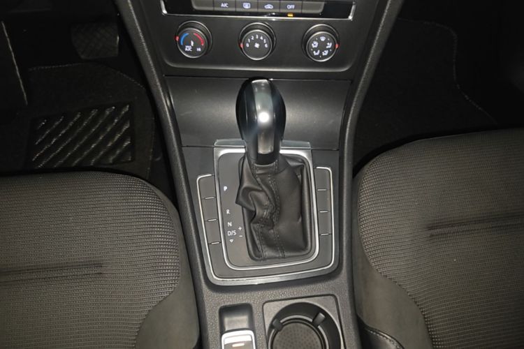 Volkswagen Golf 2019 #14 Volkswagen Golf 2019 car image #14