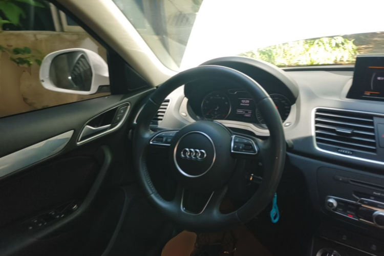 Audi Q3 2016 #11 Audi Q3 2016 car image #11