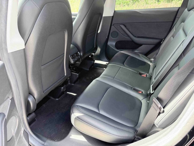 Tesla Model Y 2023 #7 Tesla Model Y 2023 car image #7