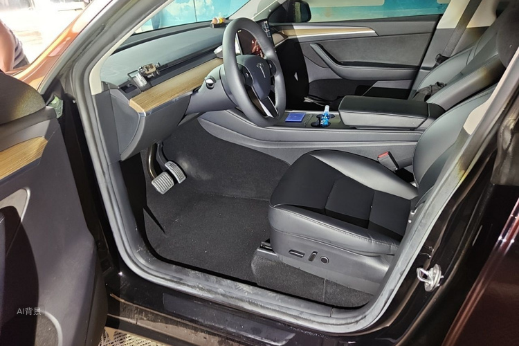 Tesla Model Y 2022 car image #18