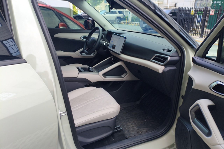 BYD YuanUP 2025 #23 BYD YuanUP 2025 car image #23