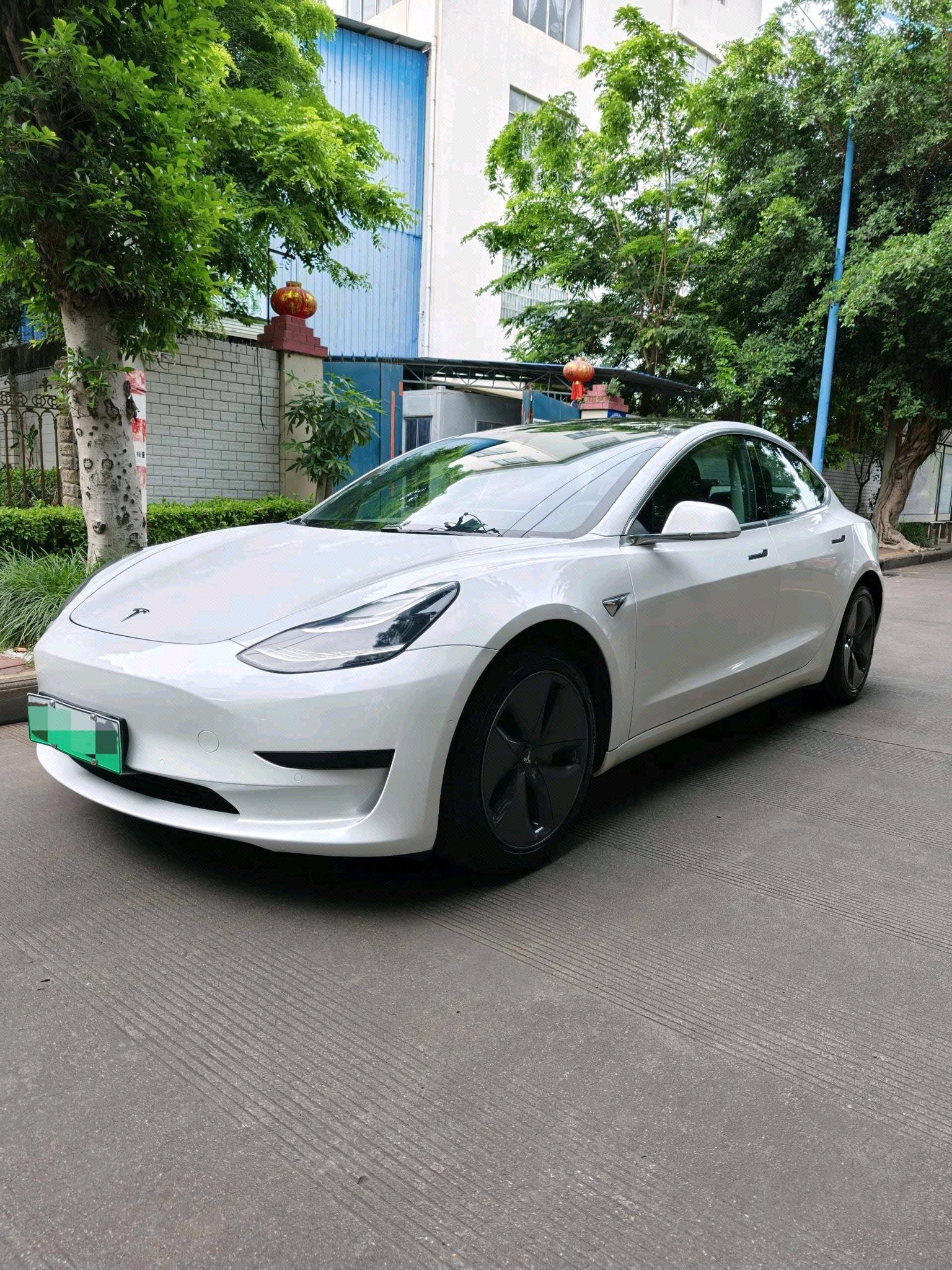 Tesla Model 3 2020 car image 