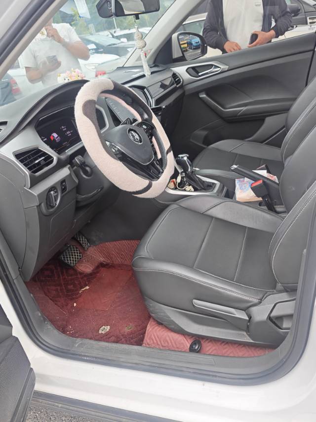Volkswagen T-Cross 2020 image de voiture #5
